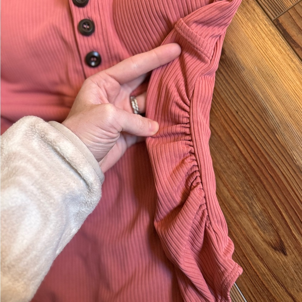 Maternity - Pink Ribbed Button-Front Bodysuit size small - Picture 5 of 9
